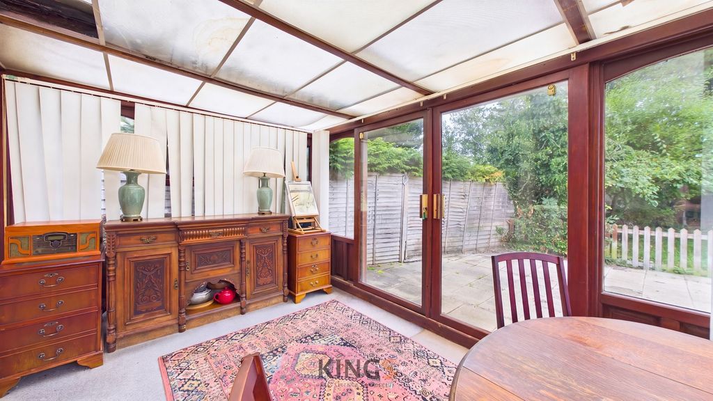 Property photo 3 of 17 Conservatory