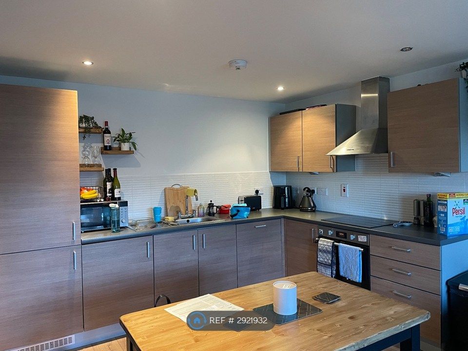 Property photo 3 of 9 Kitchen