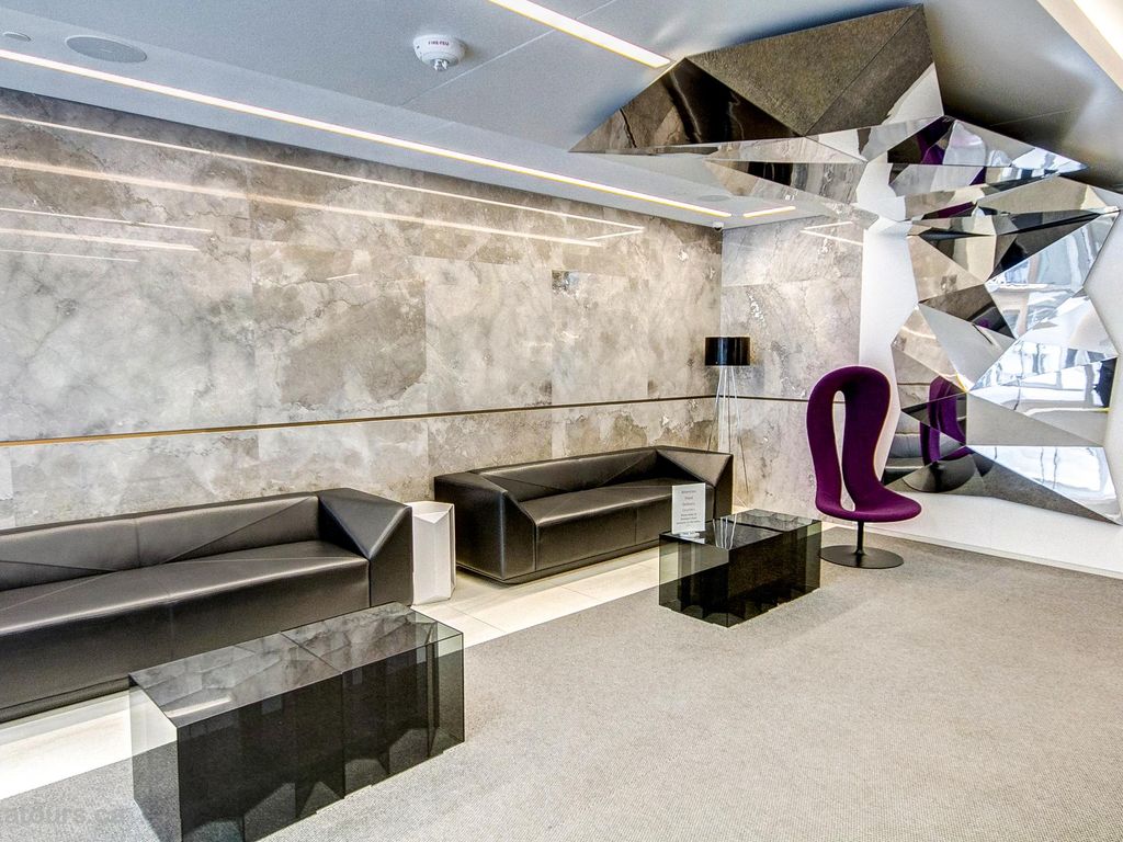 Property photo 2 of 32