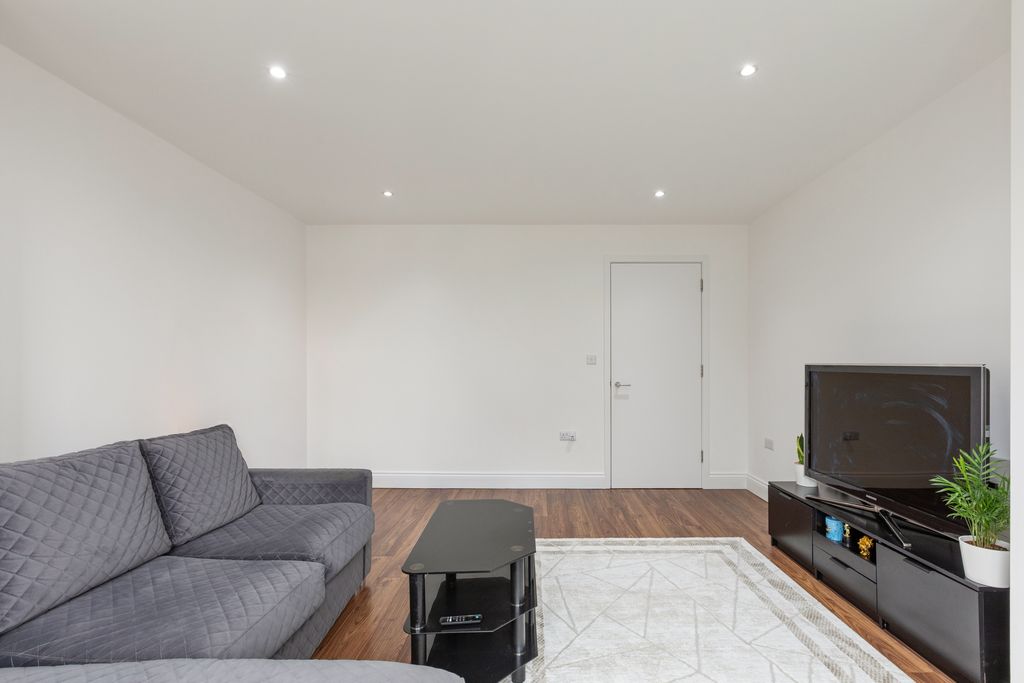 Property photo 2 of 10 Living Room