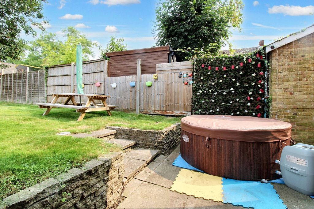 Property photo 1 of 24