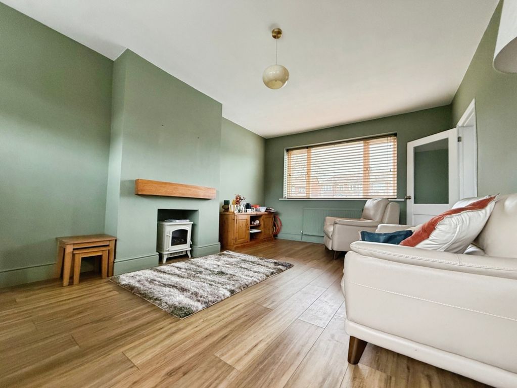 Property photo 3 of 8 Pbox-Img.Jpg