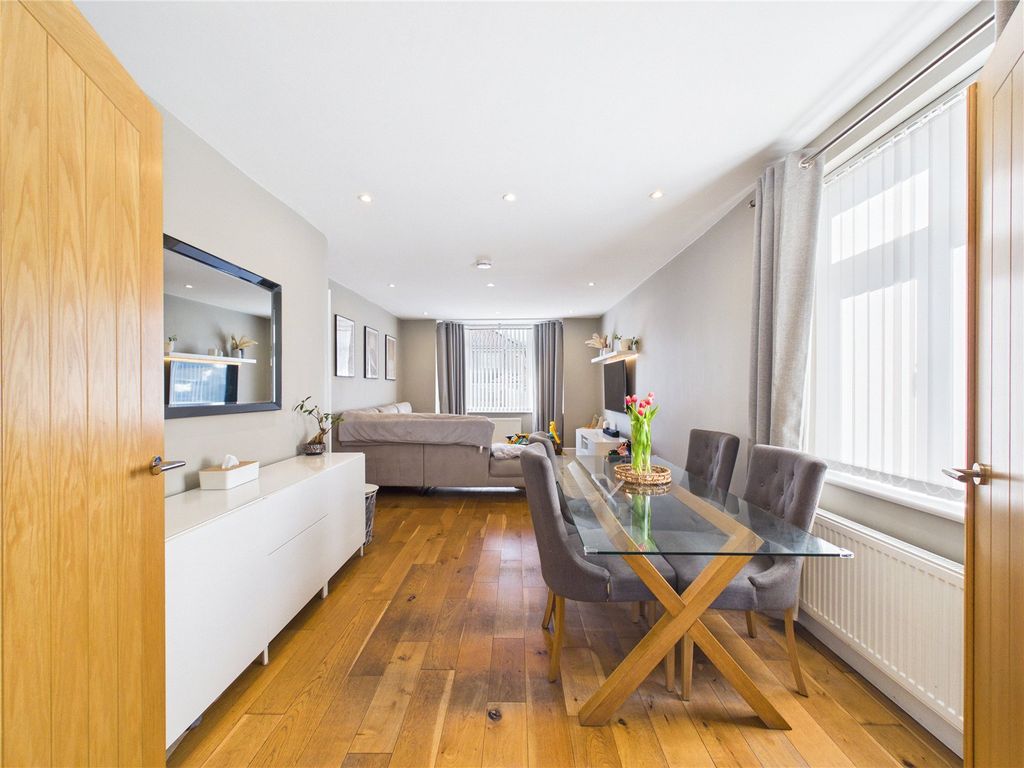 Property photo 1 of 23 Picture No. 20