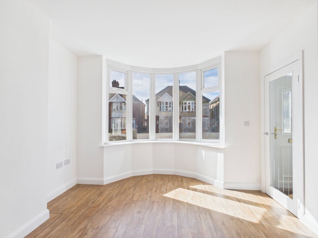 Property photo 2 of 27 Cam03293G0-Pr0263-Still007