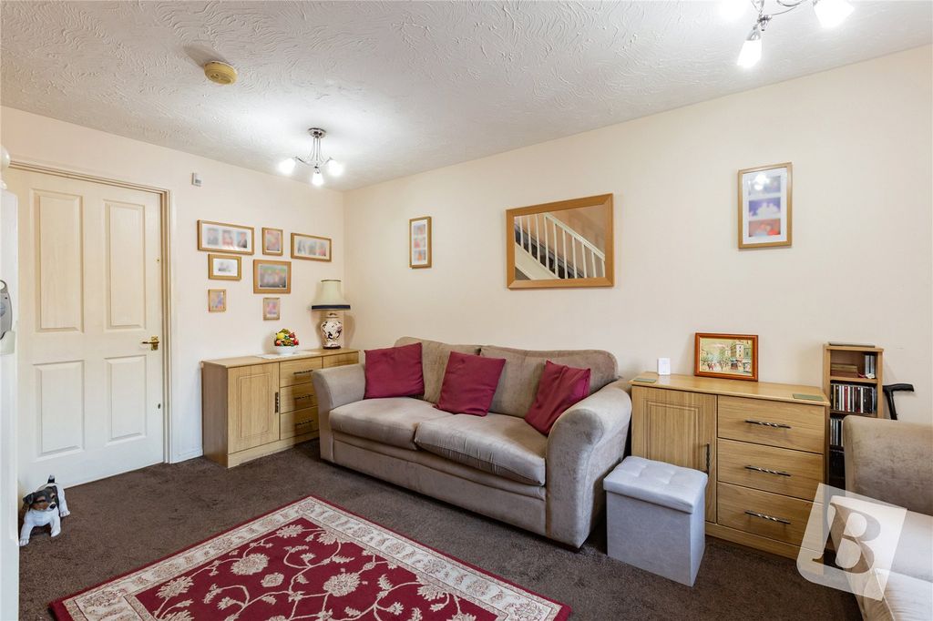 Property photo 3 of 14 Lounge