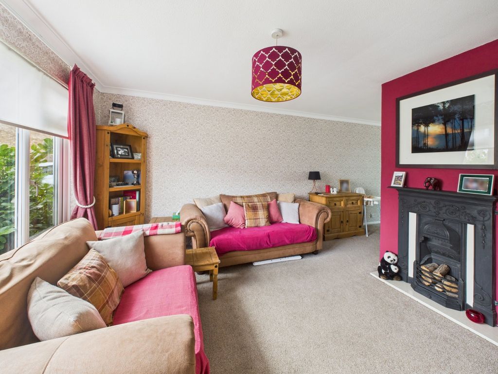 Property photo 3 of 14 Living Room