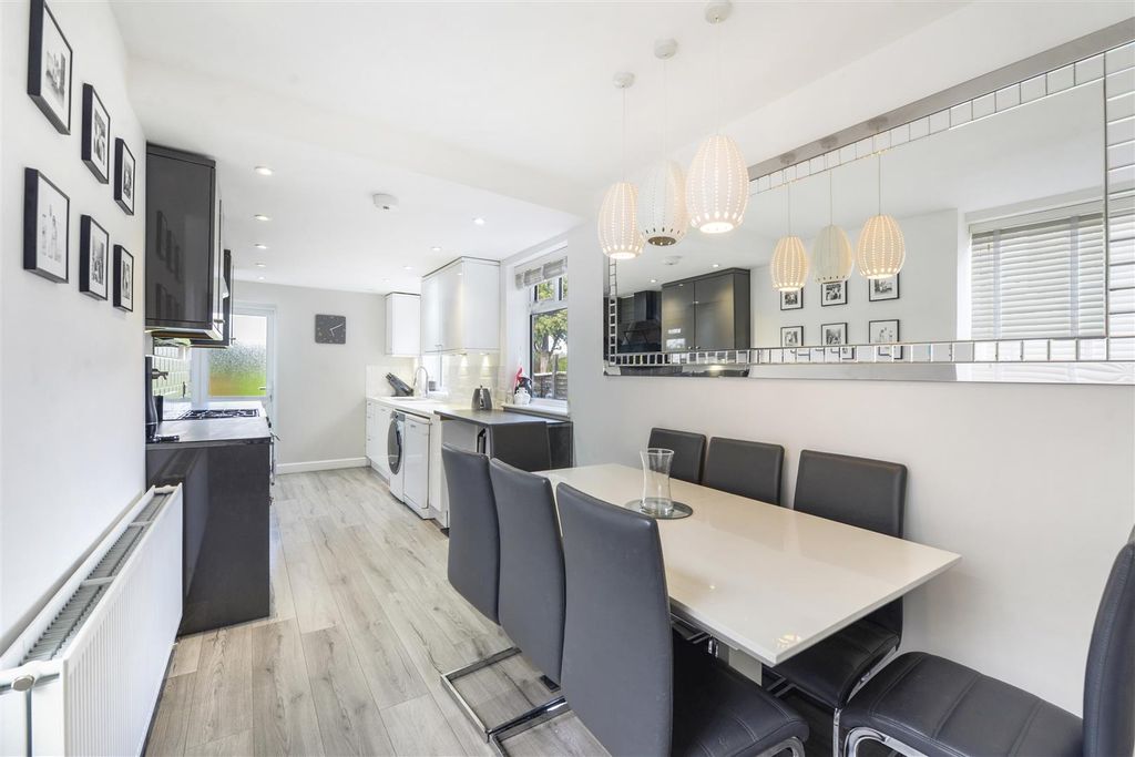 Property photo 3 of 17 06.Jpg