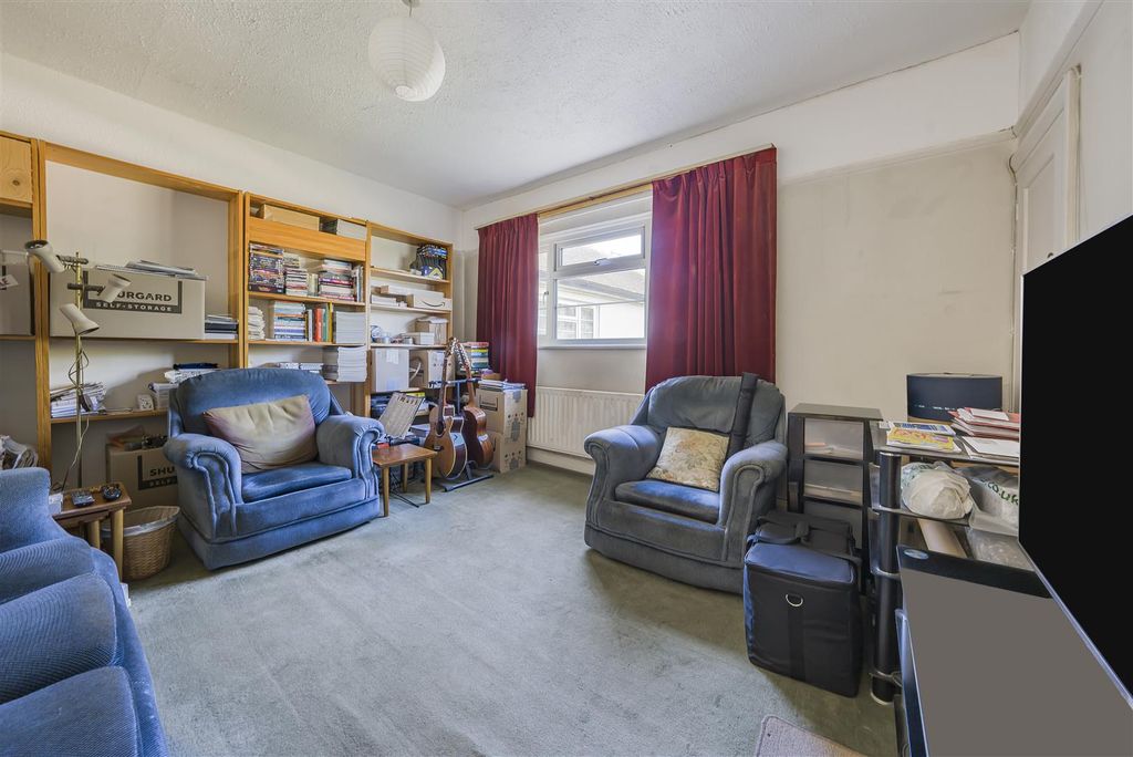 Property photo 2 of 8 2