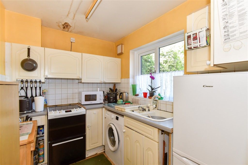 Property photo 2 of 16 Kitchen