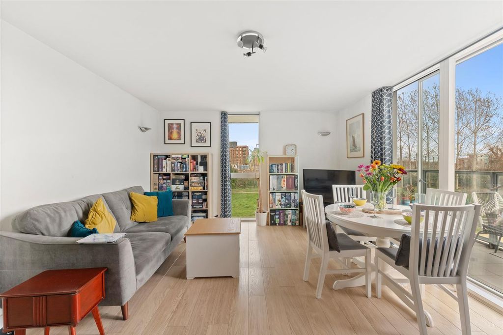 Property photo 3 of 14