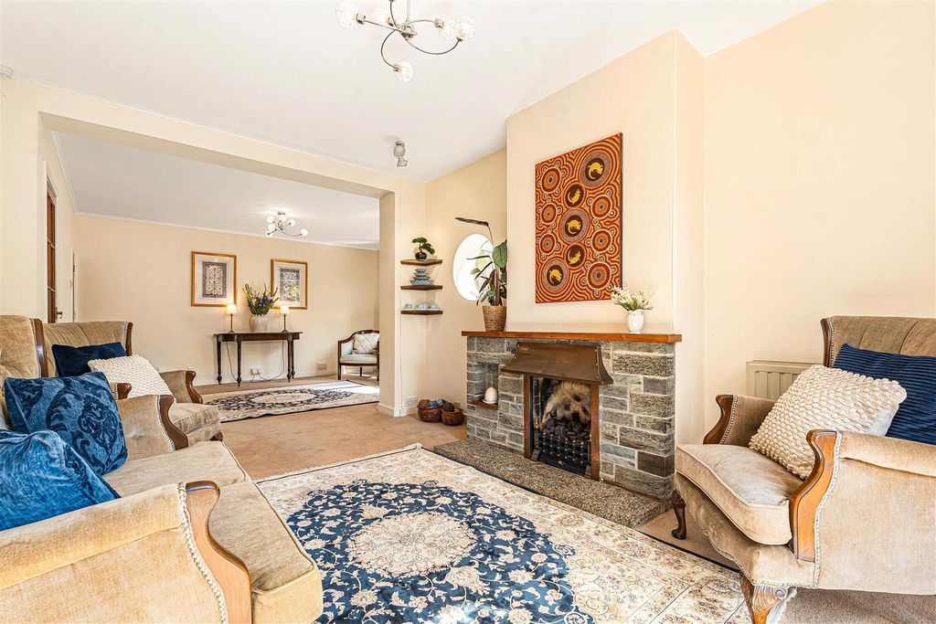 Property photo 3 of 32 Sitting Room