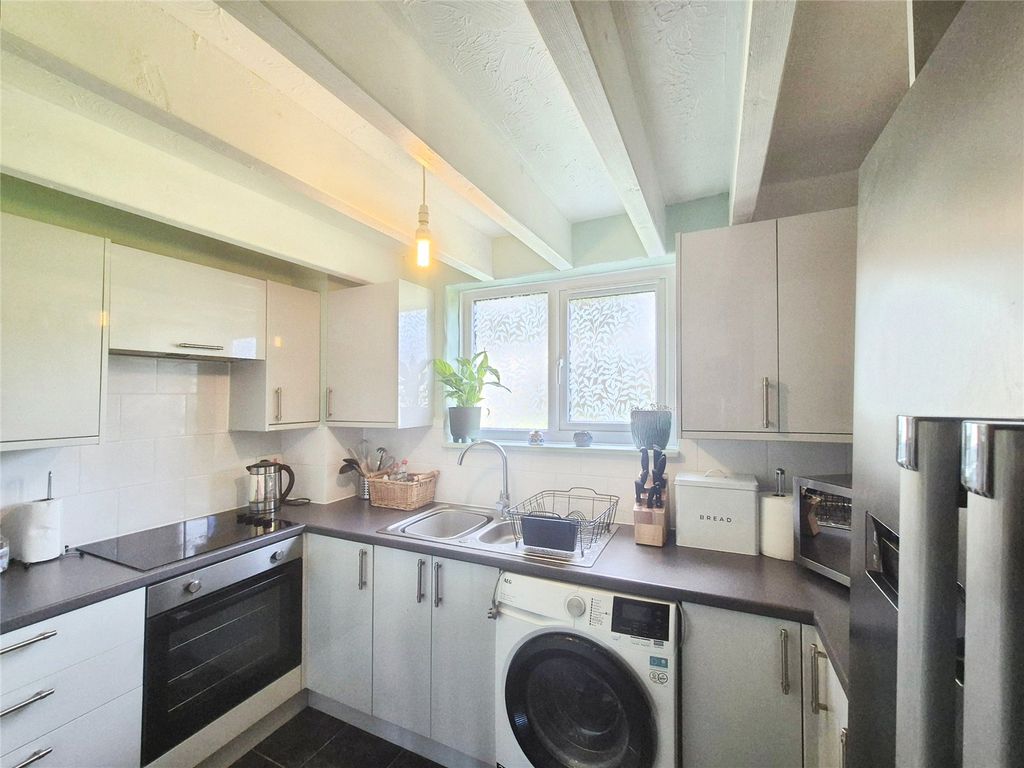 Property photo 3 of 8 Picture No. 11