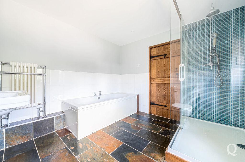 Property photo 3 of 50 3B57F155-5Df2-410...