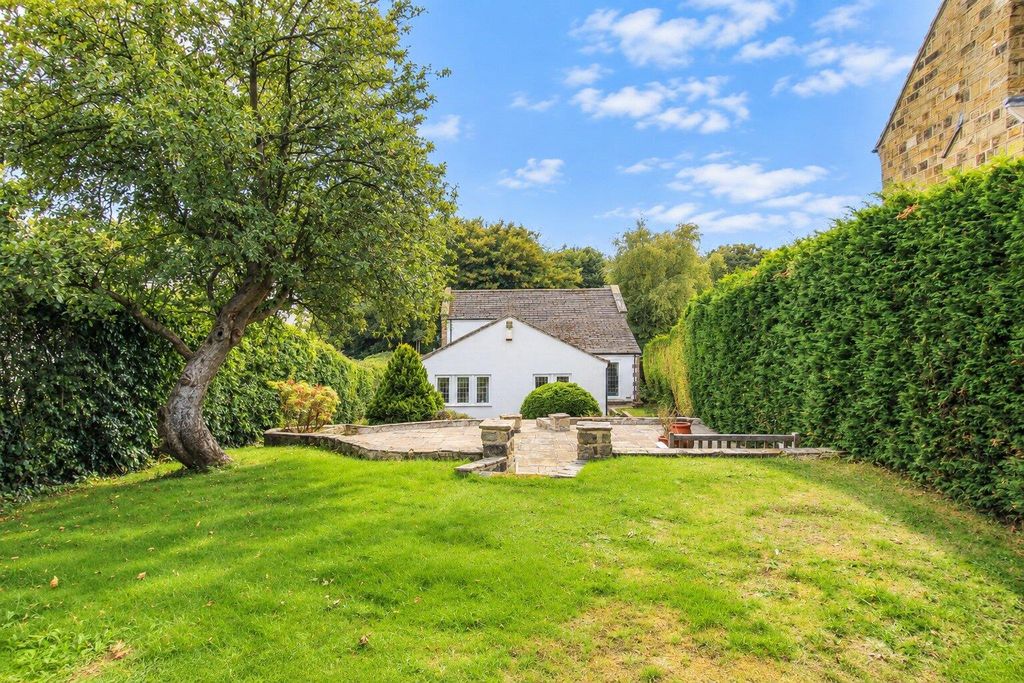 Property photo 2 of 19