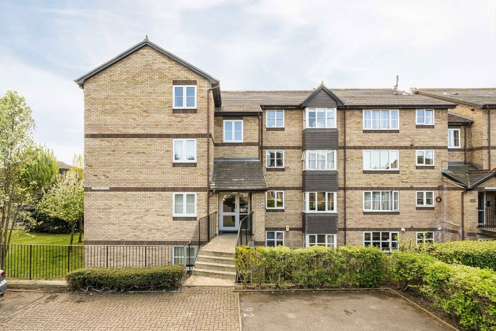 Property photo 1 of 6