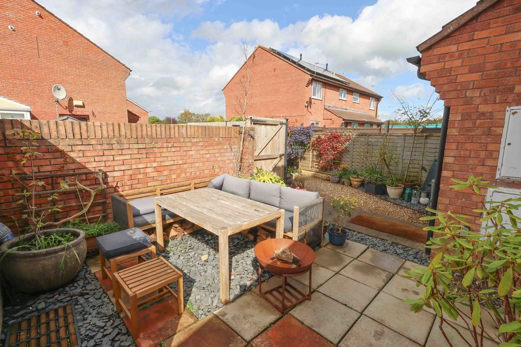 Property photo 3 of 10 Garden