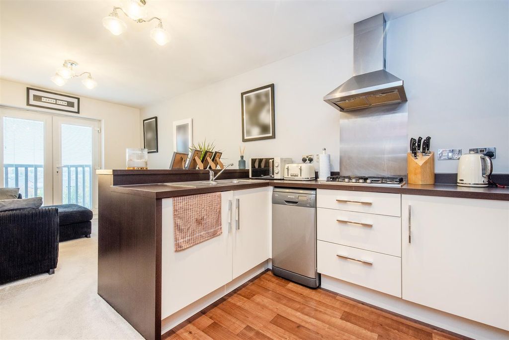 Property photo 3 of 13 Lounge/Kitchen