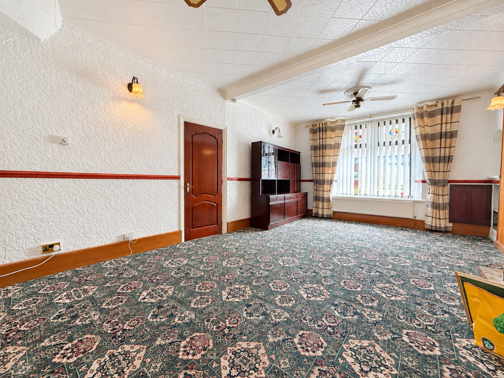 Property photo 3 of 15 A45119B7-6Ed7-4A8A-937D-4E029C3E39A5