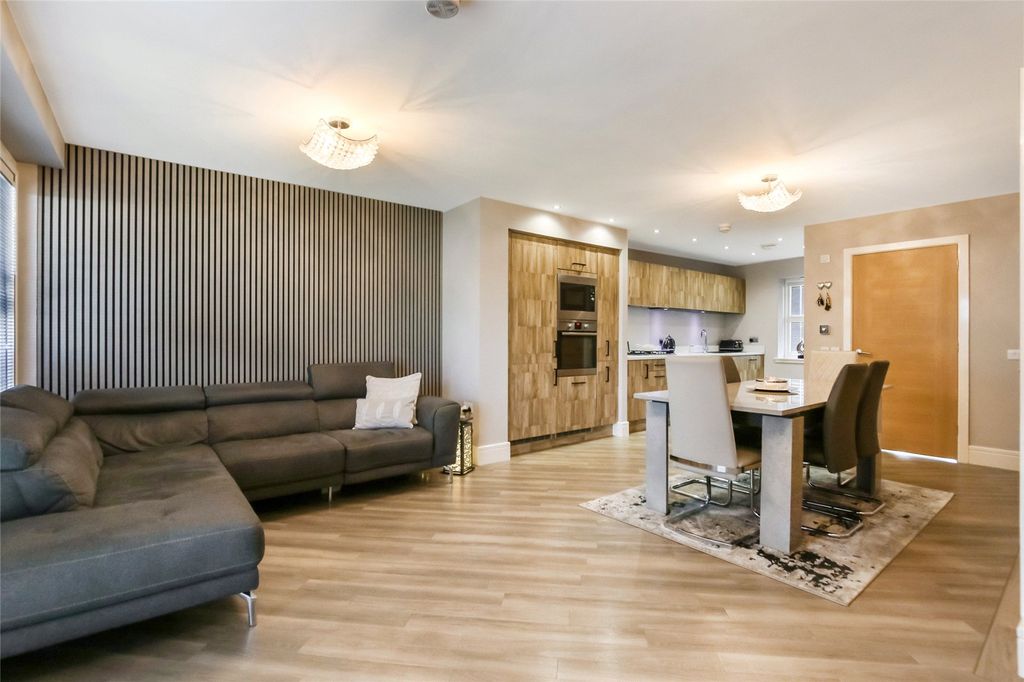 Property photo 2 of 23 Picture No. 05