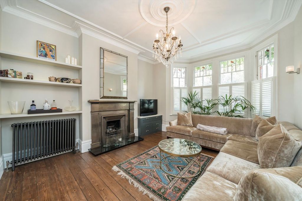 Property photo 2 of 12