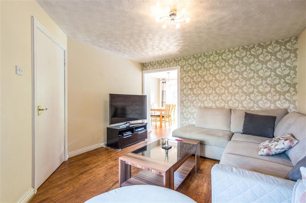 Property photo 3 of 9 Living Room