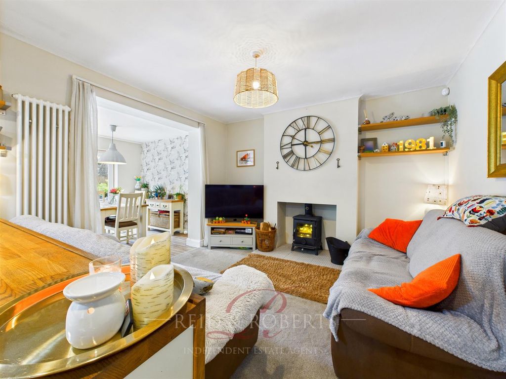 Property photo 2 of 25 Cam03999G0-Pr0171-Still019.Jpg