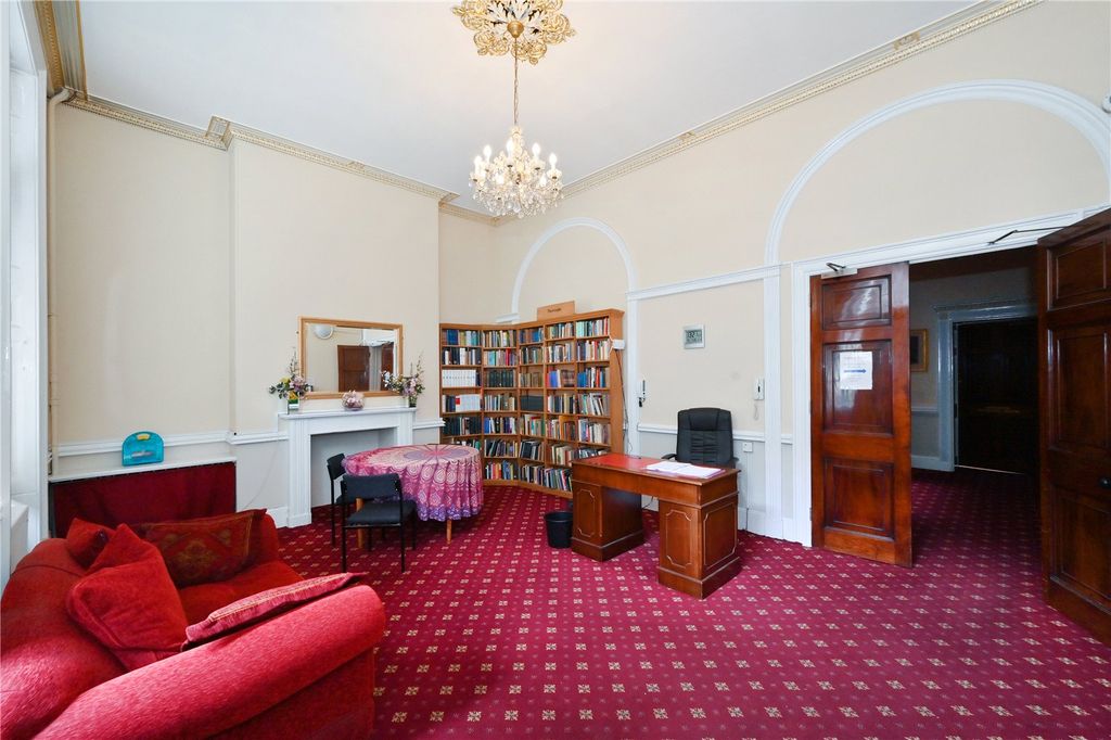 Property photo 3 of 22 Picture No. 08