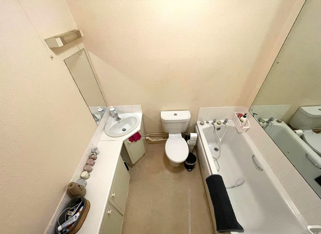 Property photo 2 of 4