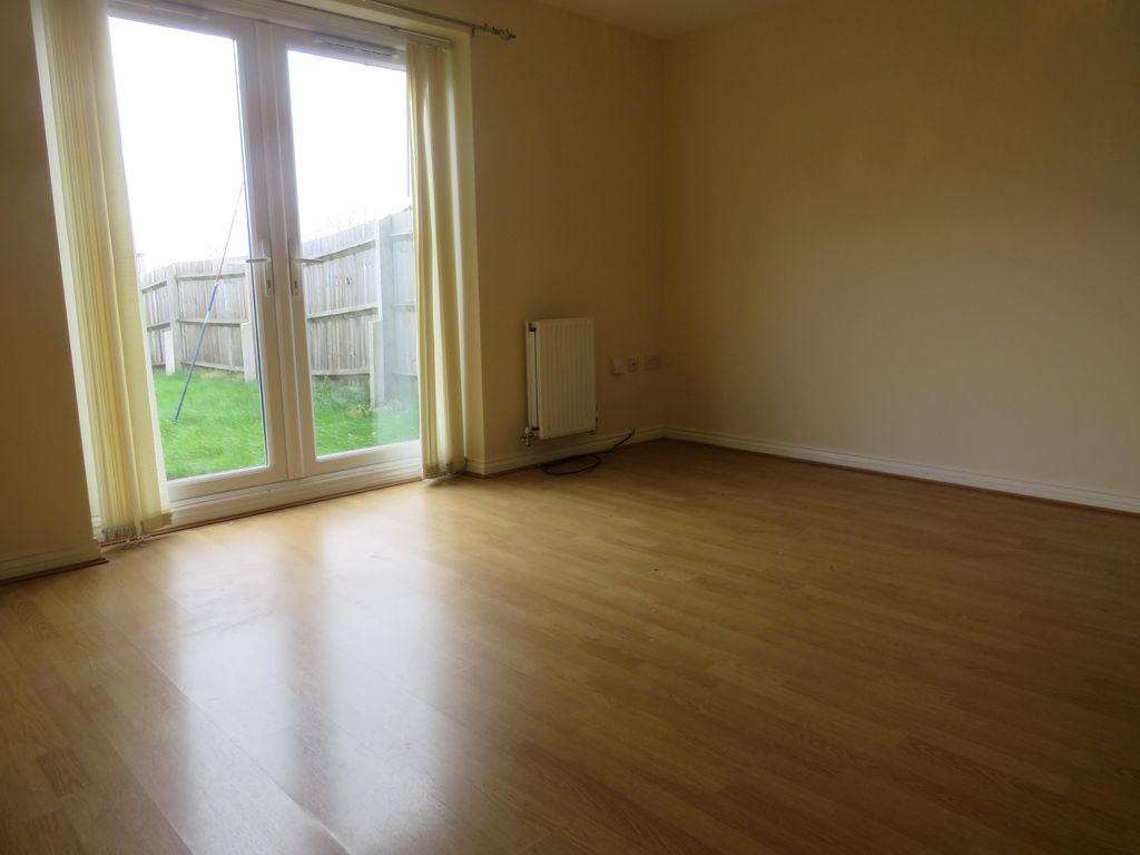 Property photo 3 of 9 Living Room
