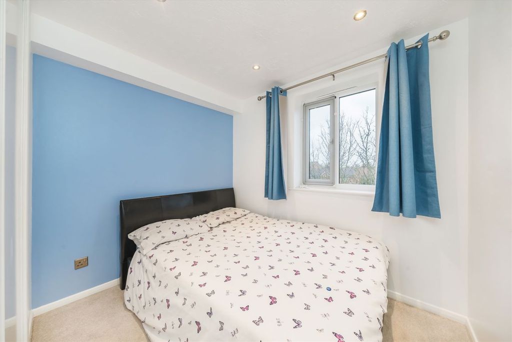 Property photo 2 of 6