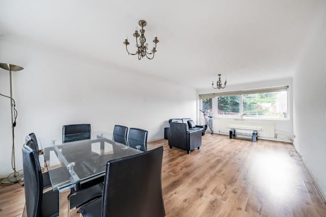 Property photo 3 of 10 Dining Room