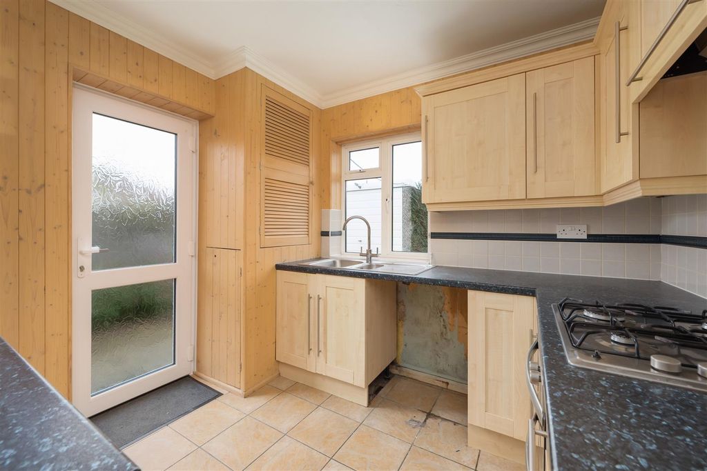 Property photo 3 of 14 Goodwin Avenue, Swalecliffe, Whitstable