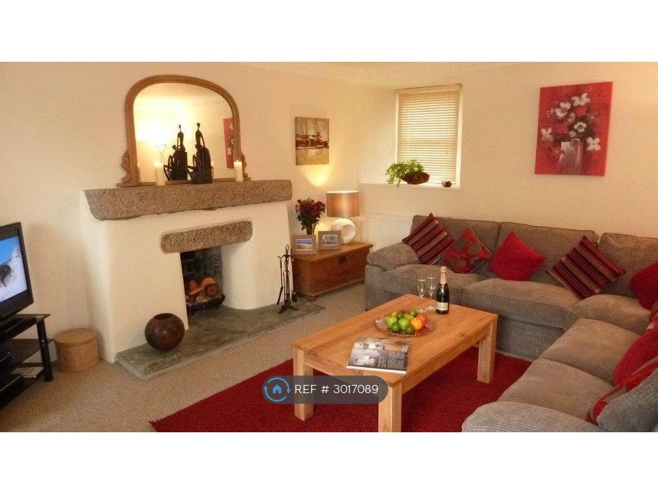 Property photo 3 of 9 Lounge