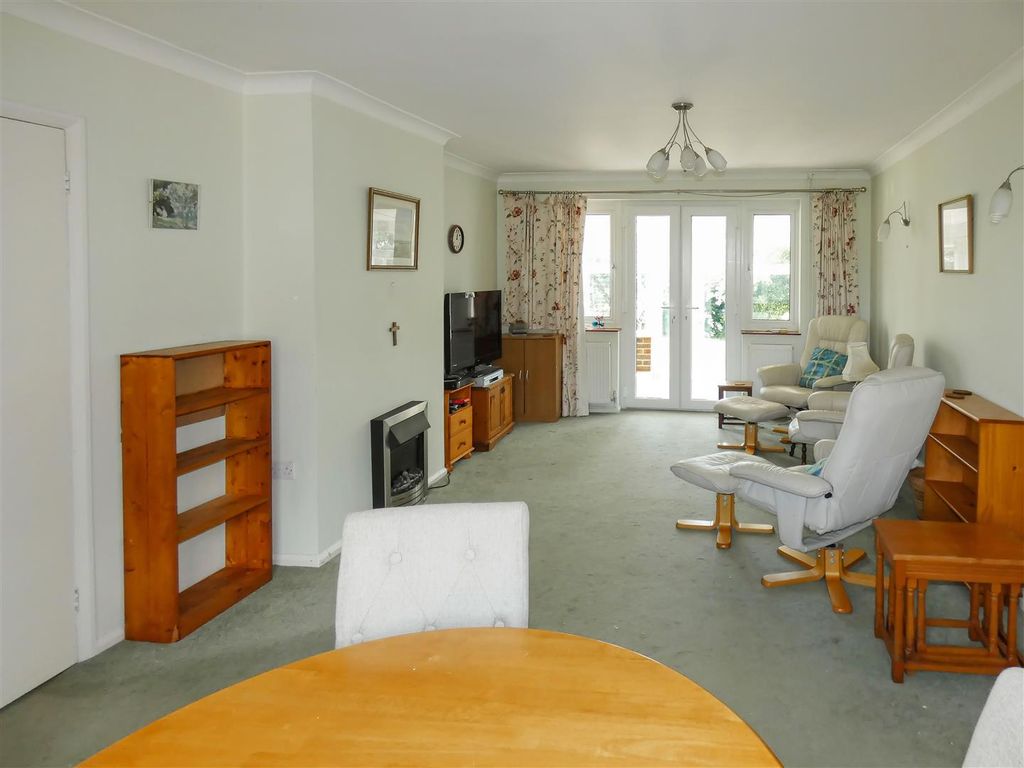 Property photo 3 of 21 P1230856.Jpg