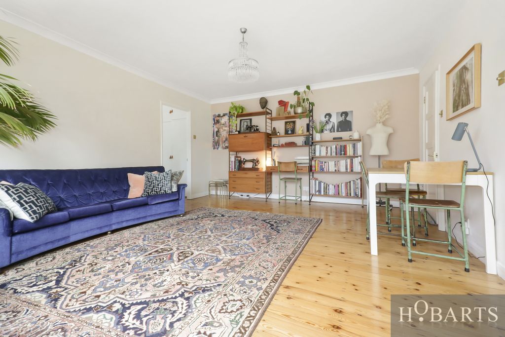 Property photo 3 of 17 Gallery