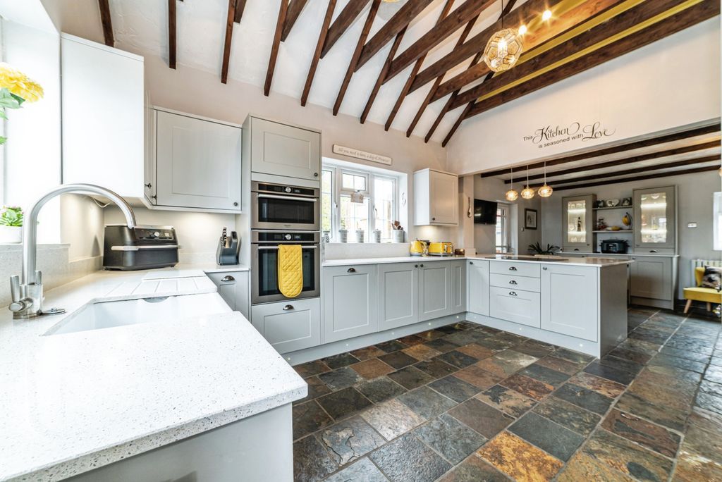 Property photo 2 of 34 Kitchen