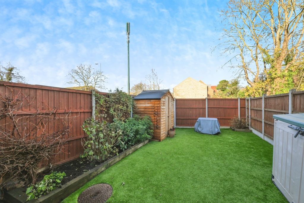 Property photo 3 of 18