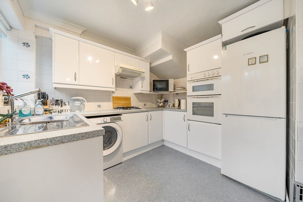 Property photo 2 of 17 Kitchen