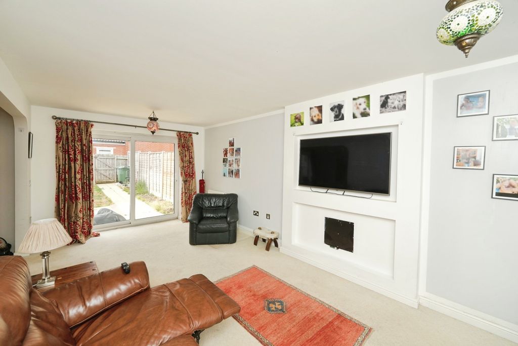 Property photo 3 of 21 Pbox-Img.Jpg