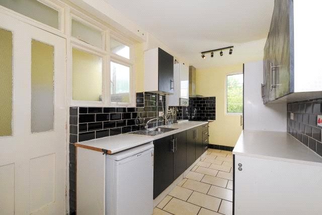 Property photo 2 of 10 Kitchen
