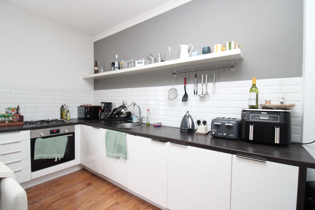 Property photo 2 of 8 Kitchen
