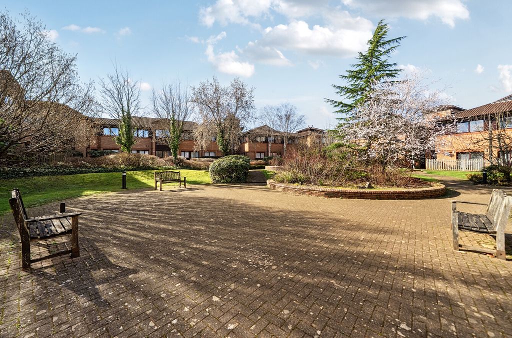 Additional image 14 of 2 bed flat for saleWickham Road, Fareham, Hampshire PO16