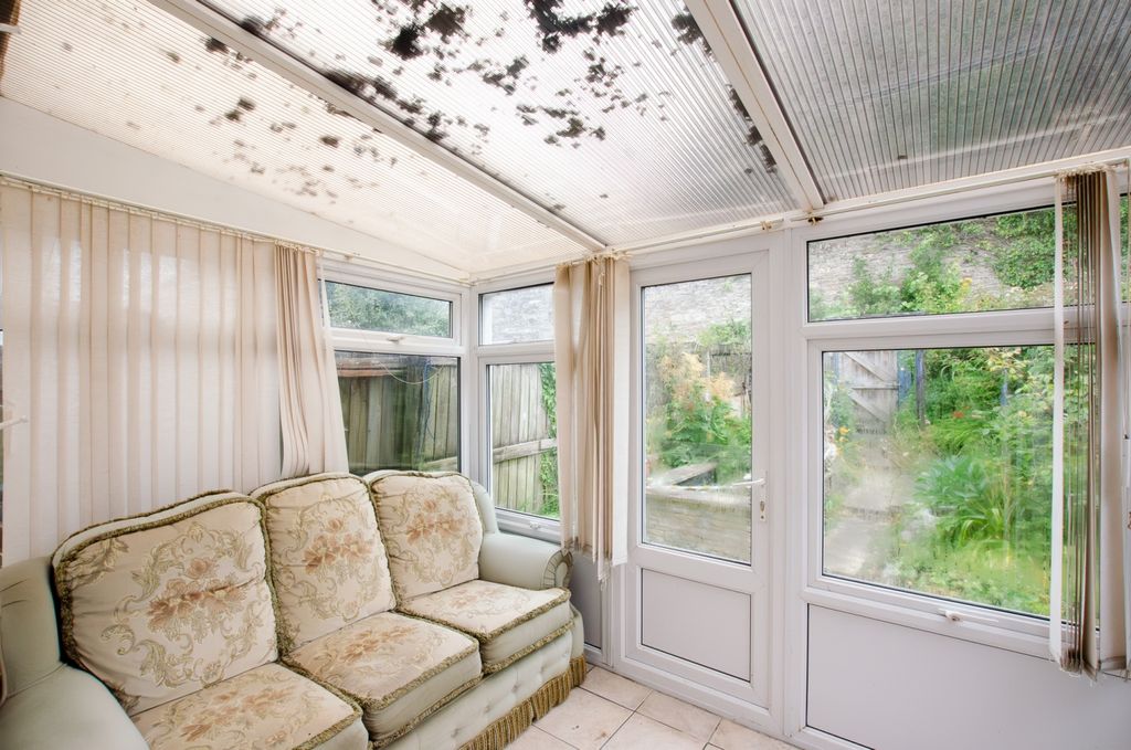 Property photo 3 of 9 12 Cherry Tree Close - Tps Bodmin 01208 74182-3