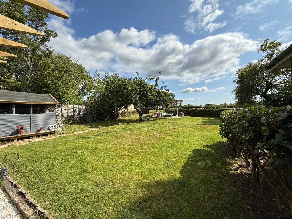 Property photo 2 of 23