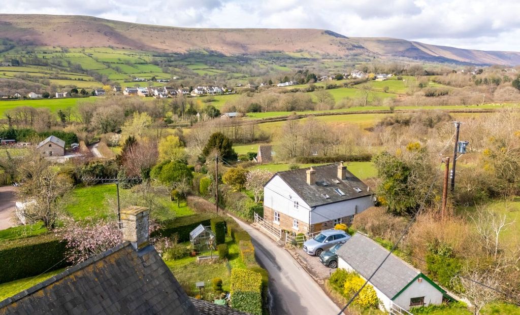 Property photo 3 of 37