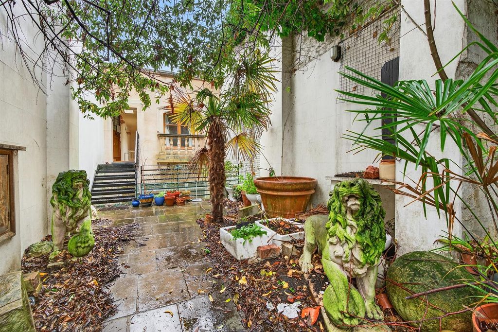 Property photo 3 of 26 For Sale 2 3 Bedroom House Danbury Street N1 Www.i