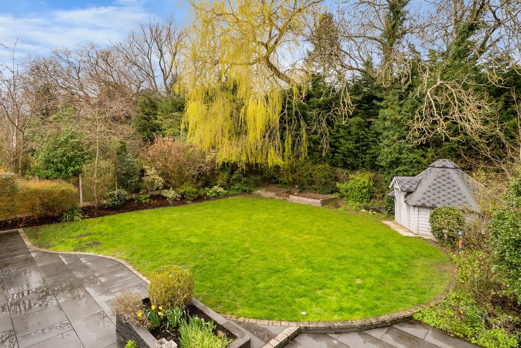 Property photo 2 of 23