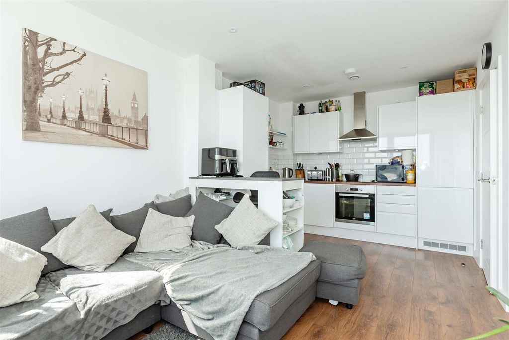 Property photo 2 of 8 08.Jpg