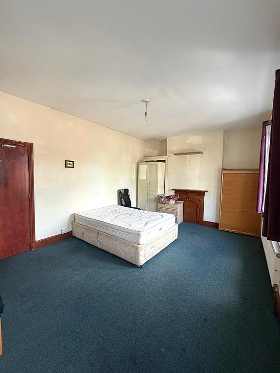Property photo 1 of 1