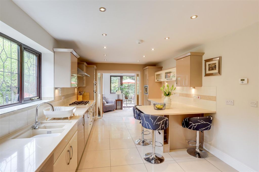 Property photo 2 of 53 Img_9676-Img_9680.Jpg